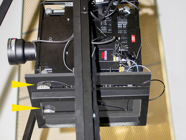 PLM - Projector, Vibration isolation